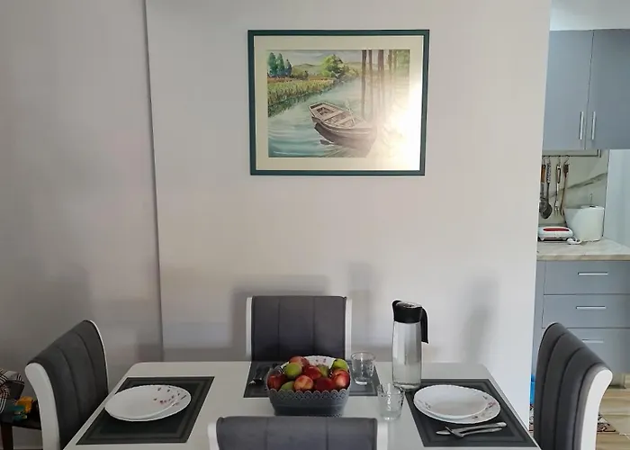 Charlie\'S Home